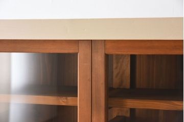 アンティーク家具　アンティークペイント　4枚引き戸　ガラス戸のおしゃれなローボード