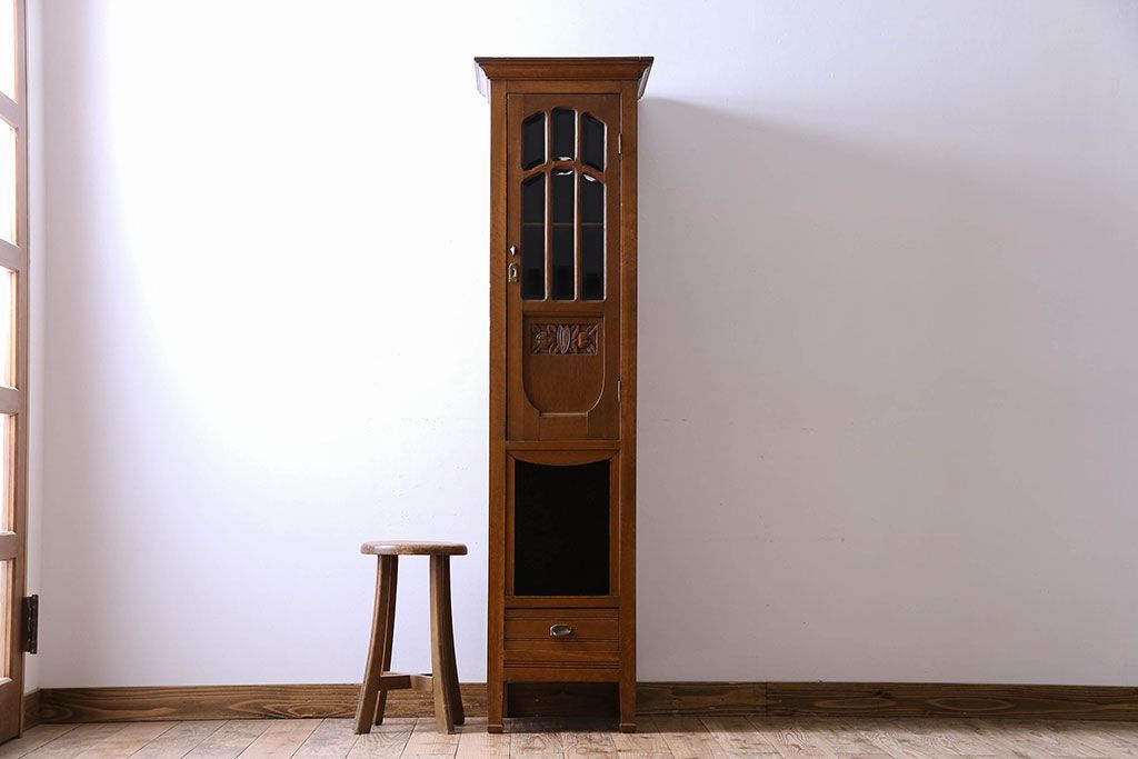 アンティーク家具　オーク材　英国アンティーク　縦型キャビネット(1)