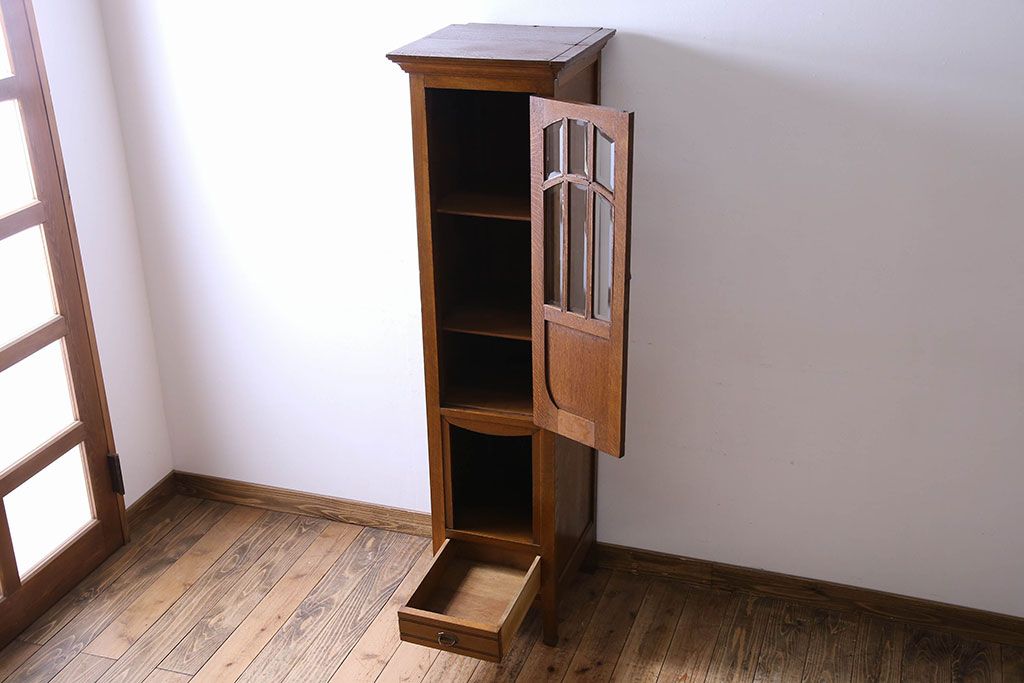 アンティーク家具　オーク材　英国アンティーク　縦型キャビネット(1)