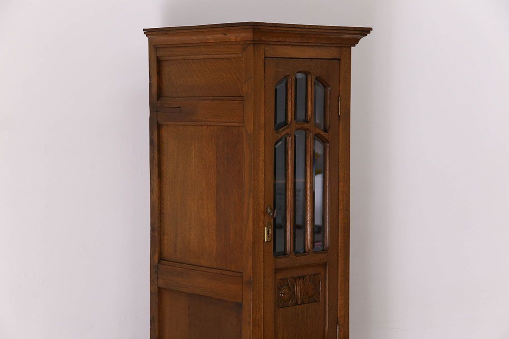 アンティーク家具　オーク材　英国アンティーク　縦型キャビネット(1)