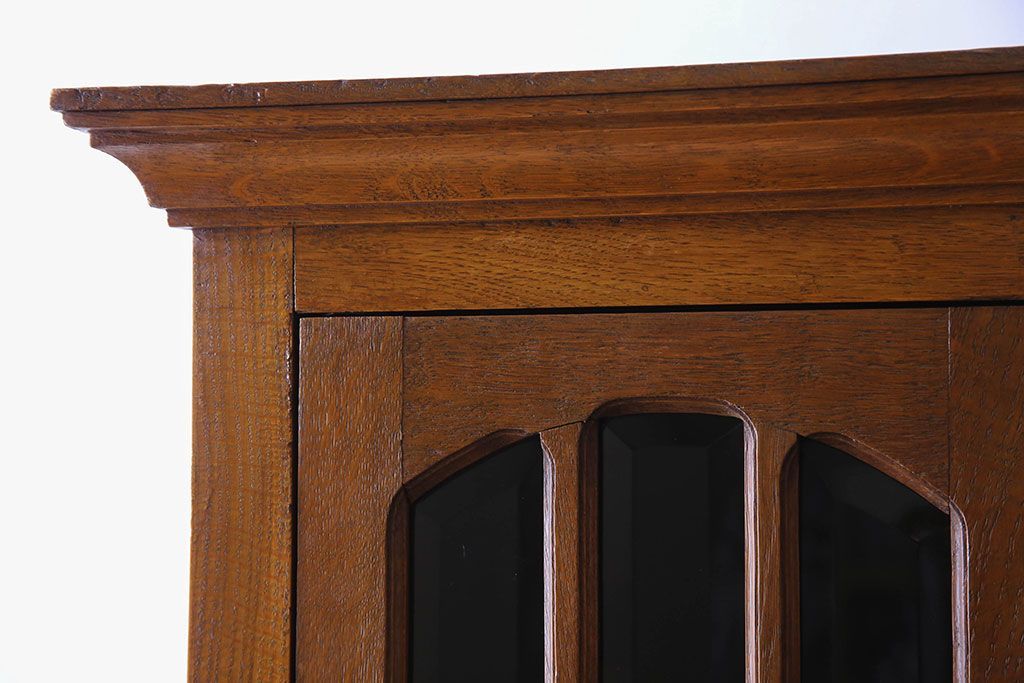 アンティーク家具　オーク材　英国アンティーク　縦型キャビネット(1)