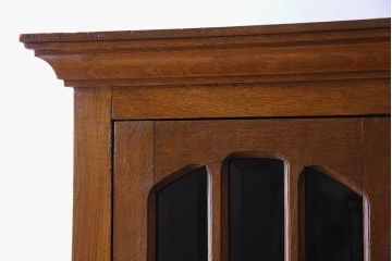 アンティーク家具　オーク材　英国アンティーク　縦型キャビネット(1)