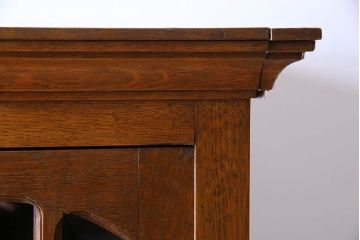 アンティーク家具　オーク材　英国アンティーク　縦型キャビネット(1)