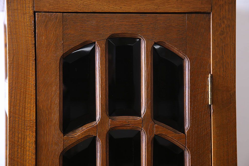 アンティーク家具　オーク材　英国アンティーク　縦型キャビネット(1)