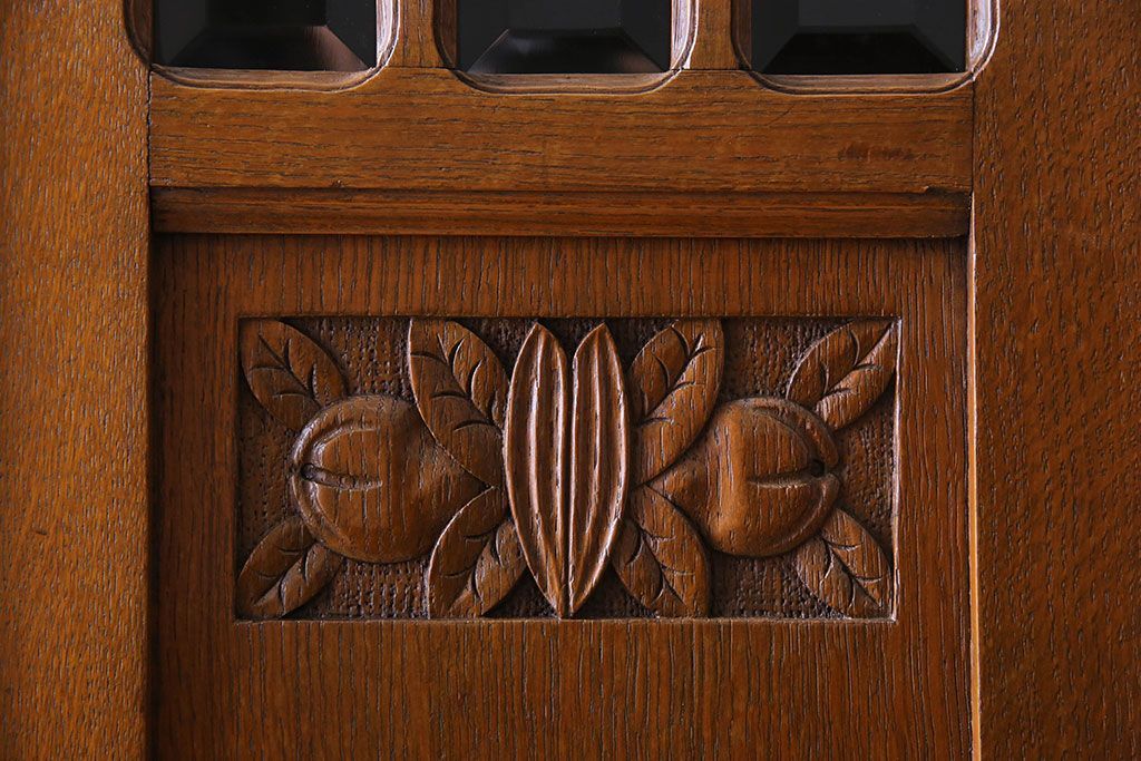 アンティーク家具　オーク材　英国アンティーク　縦型キャビネット(1)