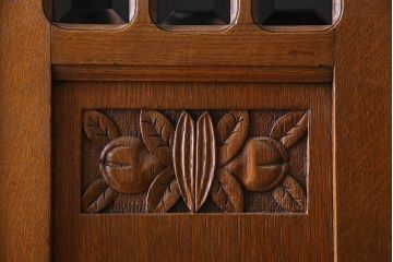 アンティーク家具　オーク材　英国アンティーク　縦型キャビネット(1)