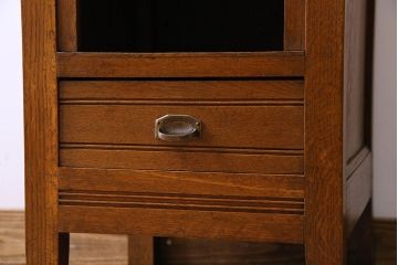 アンティーク家具　オーク材　英国アンティーク　縦型キャビネット(1)