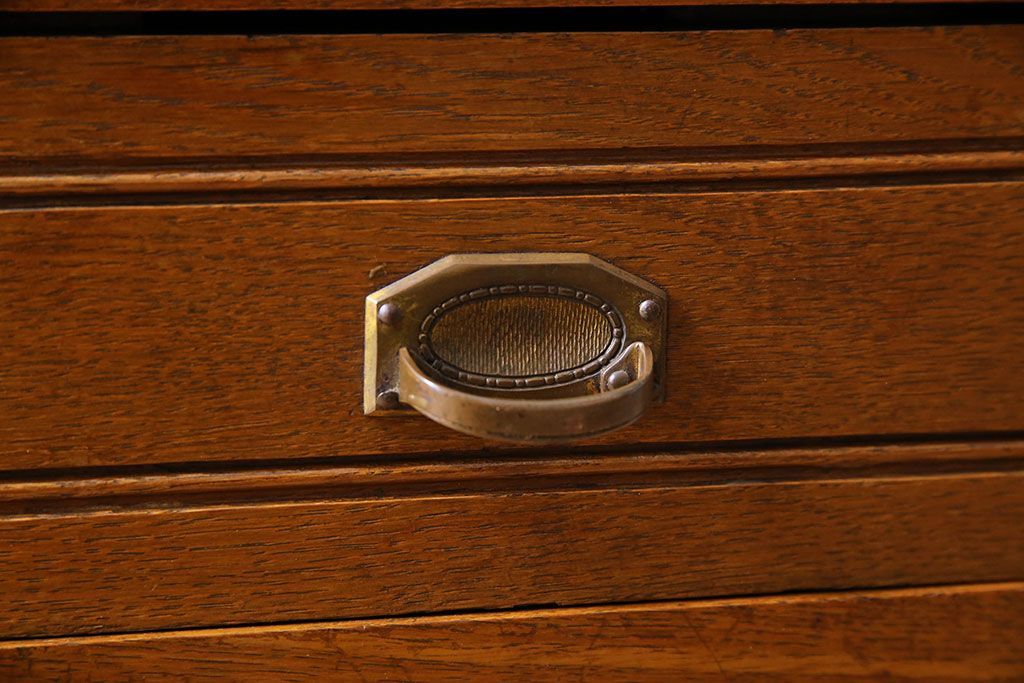 アンティーク家具　オーク材　英国アンティーク　縦型キャビネット(1)