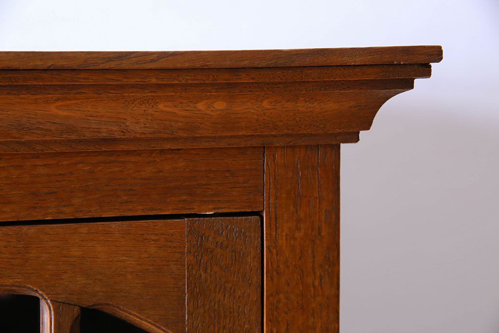 アンティーク家具　オーク材　英国アンティーク　縦型キャビネット(2)