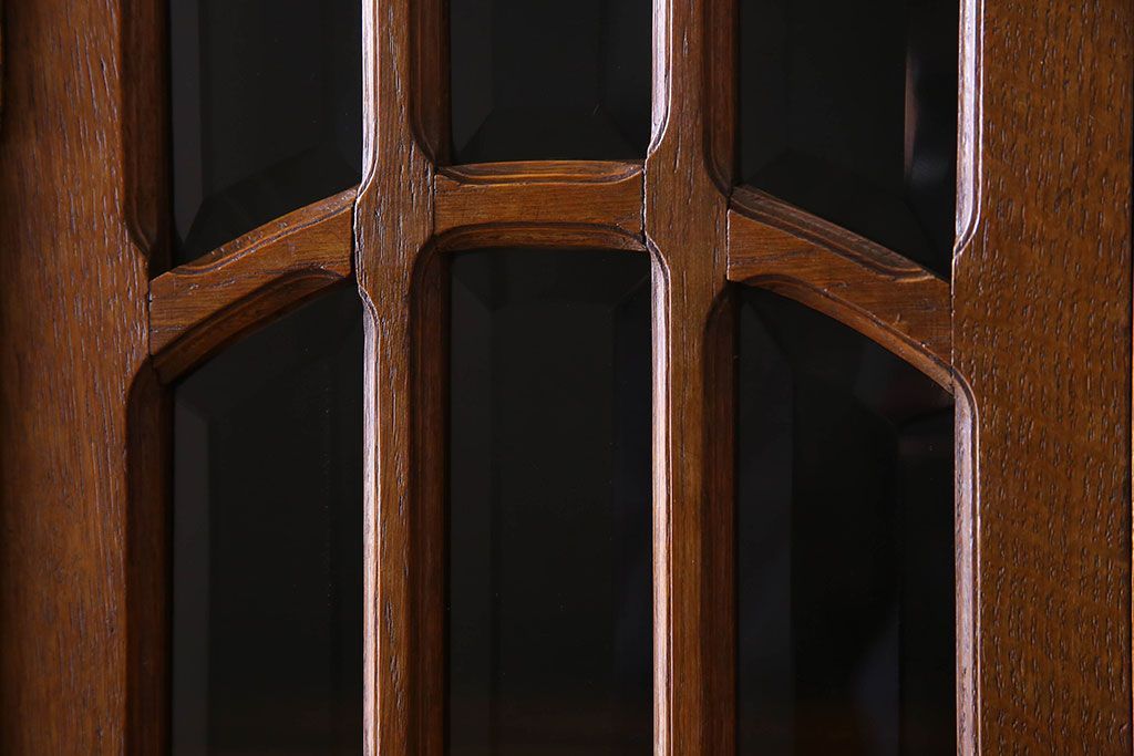 アンティーク家具　オーク材　英国アンティーク　縦型キャビネット(2)