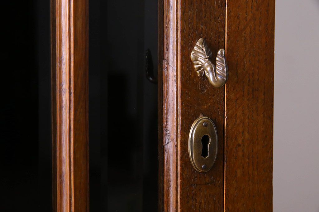 アンティーク家具　オーク材　英国アンティーク　縦型キャビネット(2)