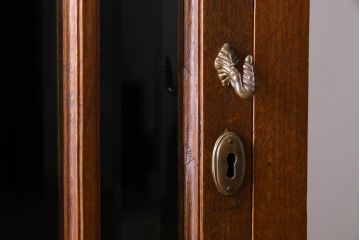 アンティーク家具　オーク材　英国アンティーク　縦型キャビネット(2)