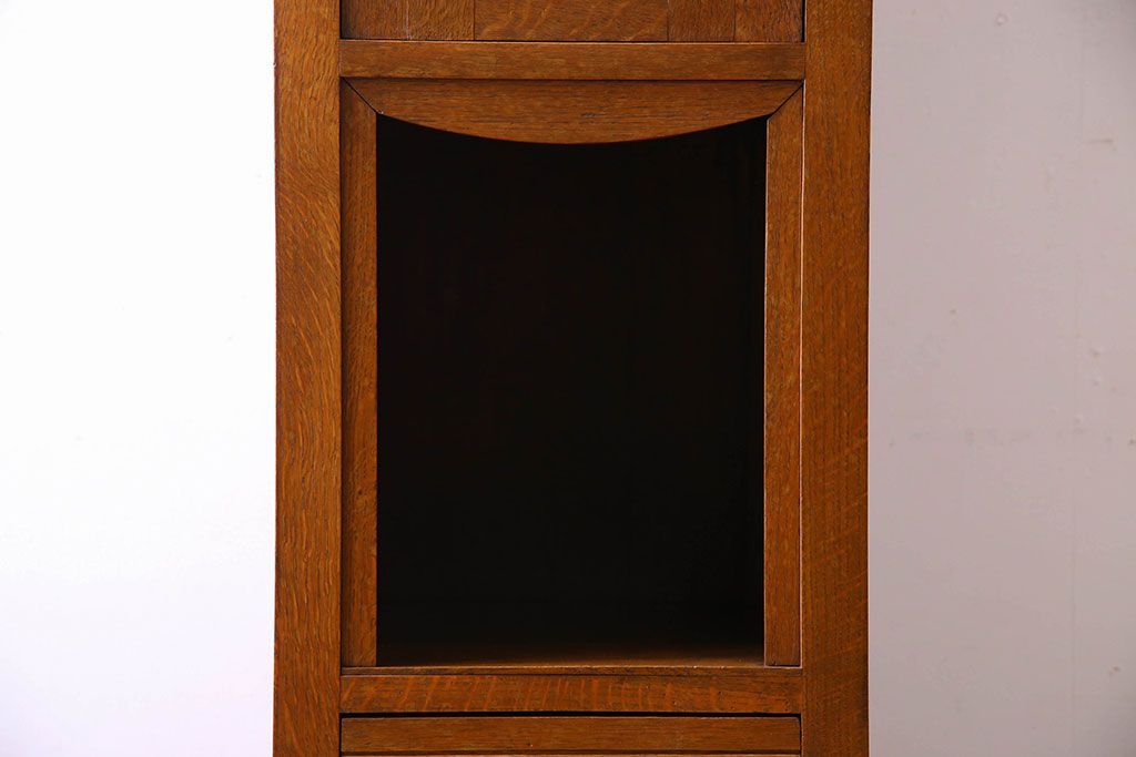 アンティーク家具　オーク材　英国アンティーク　縦型キャビネット(2)