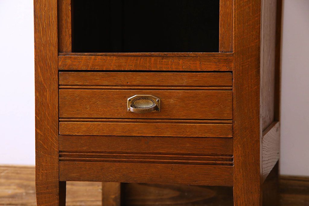 アンティーク家具　オーク材　英国アンティーク　縦型キャビネット(2)