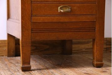 アンティーク家具　オーク材　英国アンティーク　縦型キャビネット(2)