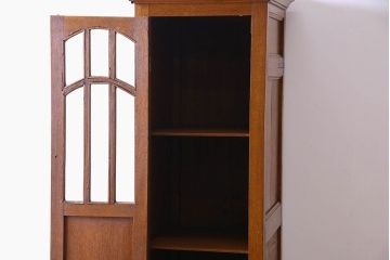 アンティーク家具　オーク材　英国アンティーク　縦型キャビネット(2)