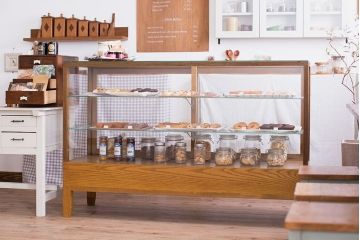 アンティーク家具　ナラ材　アンティーク　脚付き　ガラスケース