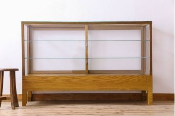 アンティーク家具　ナラ材　アンティーク　脚付き　ガラスケース