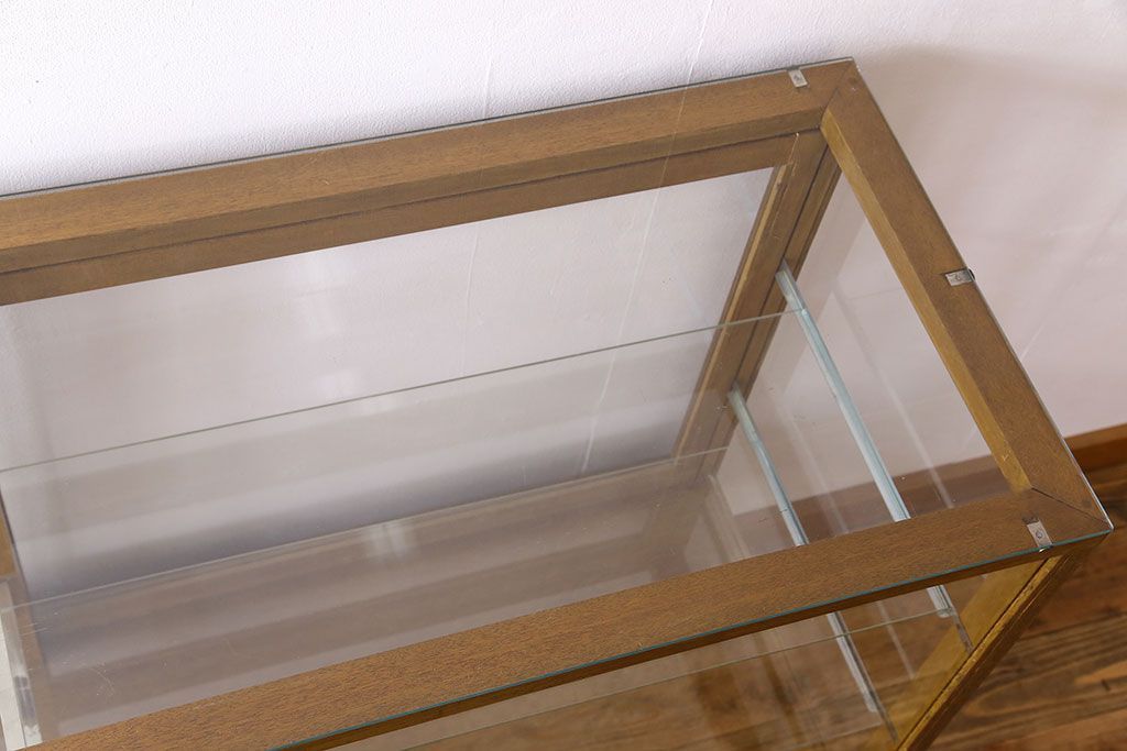 アンティーク家具　ナラ材　アンティーク　脚付き　ガラスケース