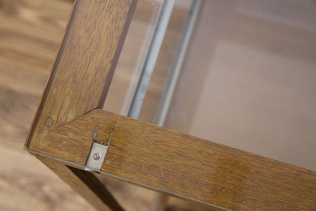 アンティーク家具　ナラ材　アンティーク　脚付き　ガラスケース