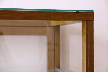 アンティーク家具　ナラ材　アンティーク　脚付き　ガラスケース