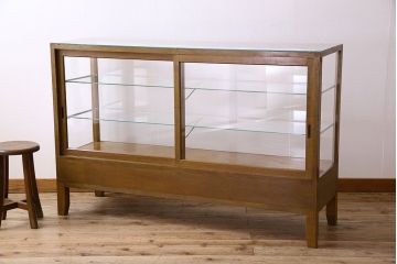 アンティーク家具　ナラ材　アンティーク　脚付き　ガラスケース