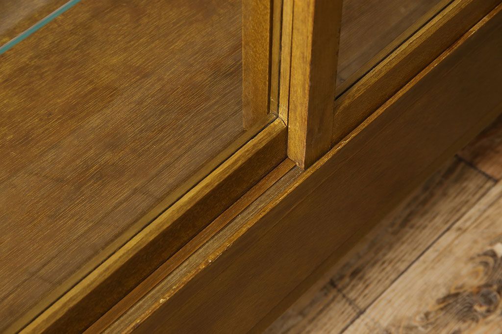 アンティーク家具　ナラ材　アンティーク　脚付き　ガラスケース