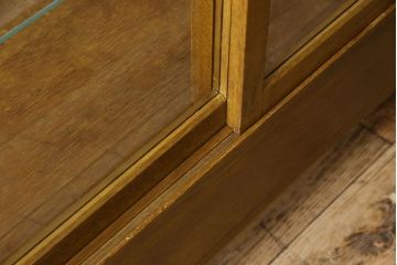 アンティーク家具　ナラ材　アンティーク　脚付き　ガラスケース