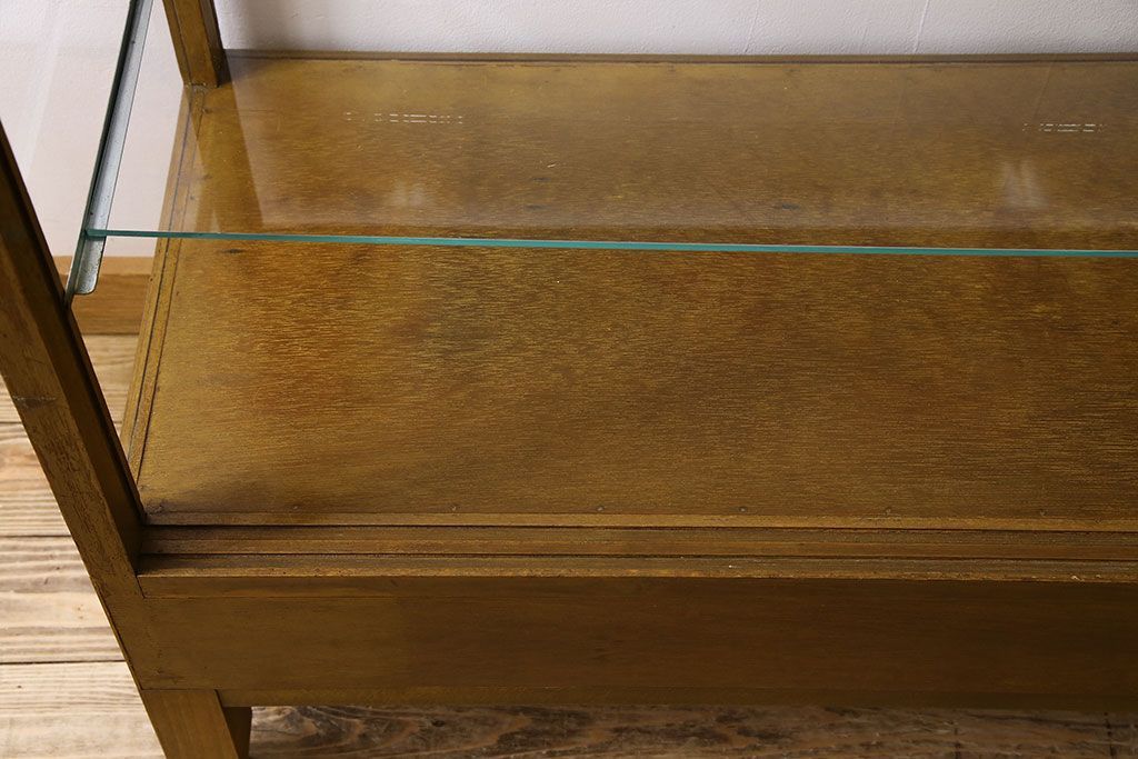 アンティーク家具　ナラ材　アンティーク　脚付き　ガラスケース