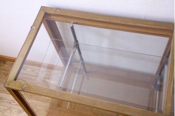 アンティーク家具　脚付き!シンプルなアンティークガラスケース(ショーケース)(2)