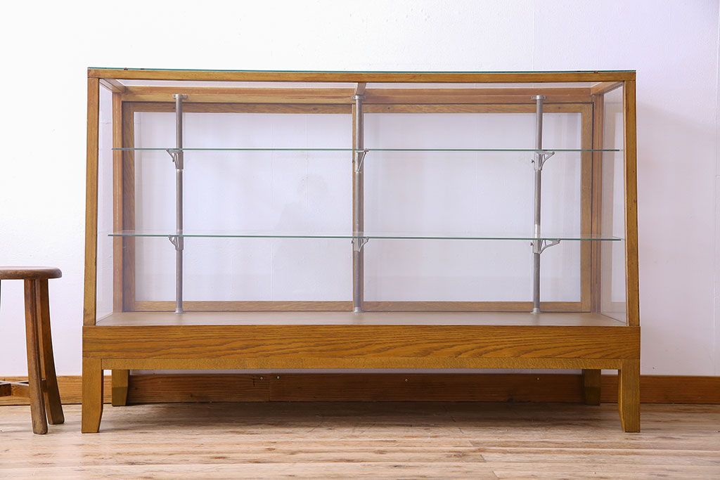 アンティーク家具　脚付き!シンプルなアンティークガラスケース(ショーケース)(2)