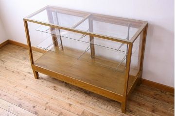 アンティーク家具　脚付き!シンプルなアンティークガラスケース(ショーケース)(2)
