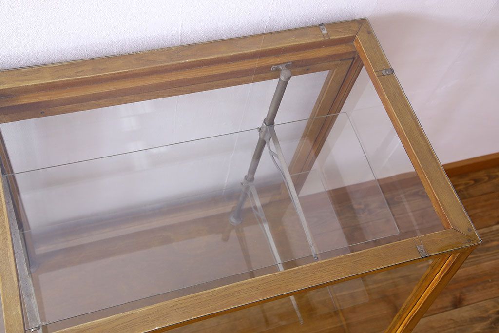 アンティーク家具　脚付き!シンプルなアンティークガラスケース(ショーケース)(2)