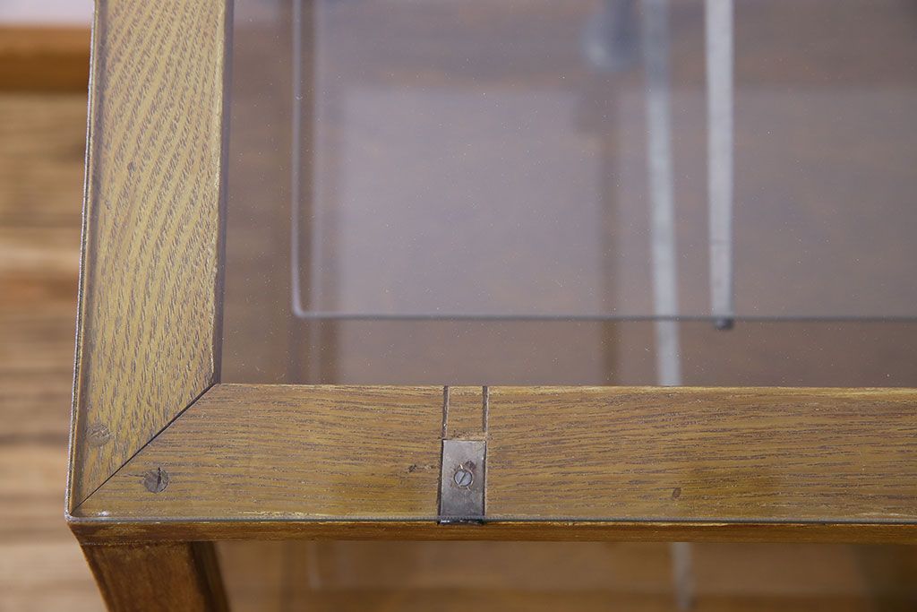 アンティーク家具　脚付き!シンプルなアンティークガラスケース(ショーケース)(2)