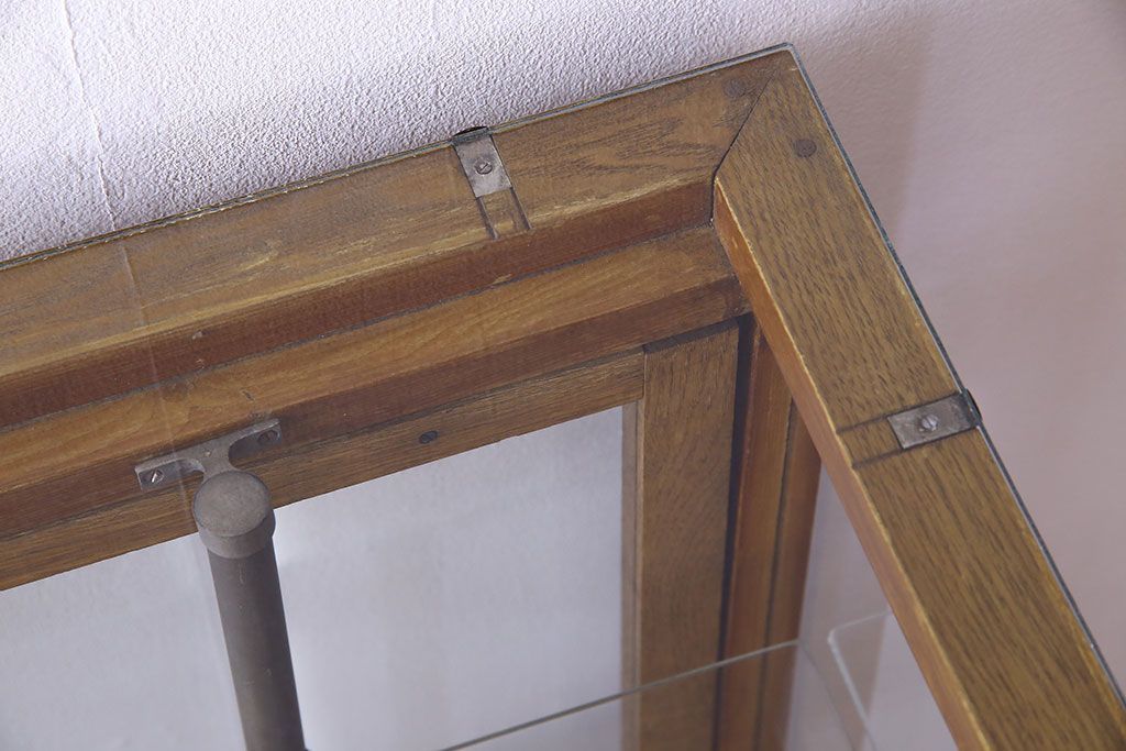 アンティーク家具　脚付き!シンプルなアンティークガラスケース(ショーケース)(2)