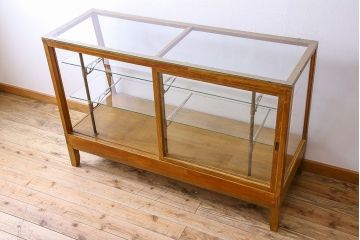 アンティーク家具　脚付き!シンプルなアンティークガラスケース(ショーケース)(2)