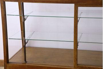 アンティーク家具　脚付き!シンプルなアンティークガラスケース(ショーケース)(2)
