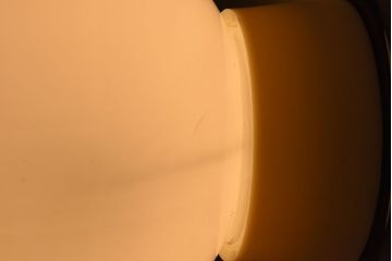 昭和レトロ　シンプルな白いガラスの丸い天井照明