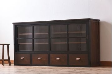 アンティーク家具　アンティーク　ゆらゆらガラス戸のおしゃれなローボード