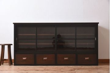 アンティーク家具　アンティーク　ゆらゆらガラス戸のおしゃれなローボード