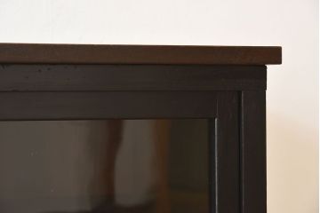 アンティーク家具　アンティーク　ゆらゆらガラス戸のおしゃれなローボード