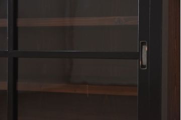 アンティーク家具　アンティーク　ゆらゆらガラス戸のおしゃれなローボード