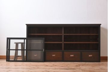 アンティーク家具　アンティーク　ゆらゆらガラス戸のおしゃれなローボード