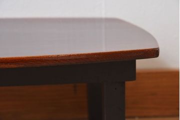 アンティーク家具　小振りなサイズ!栓材製　漆がきれいなアンティークちゃぶ台(飾り台)
