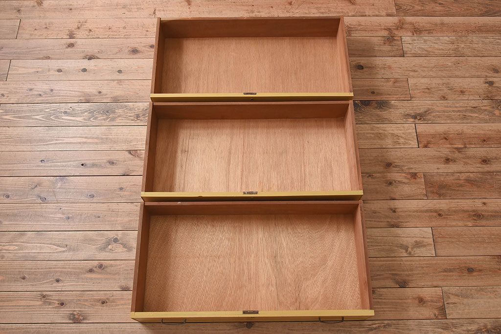 レトロ家具　昭和レトロなペイントチェスト　和製アンティーク