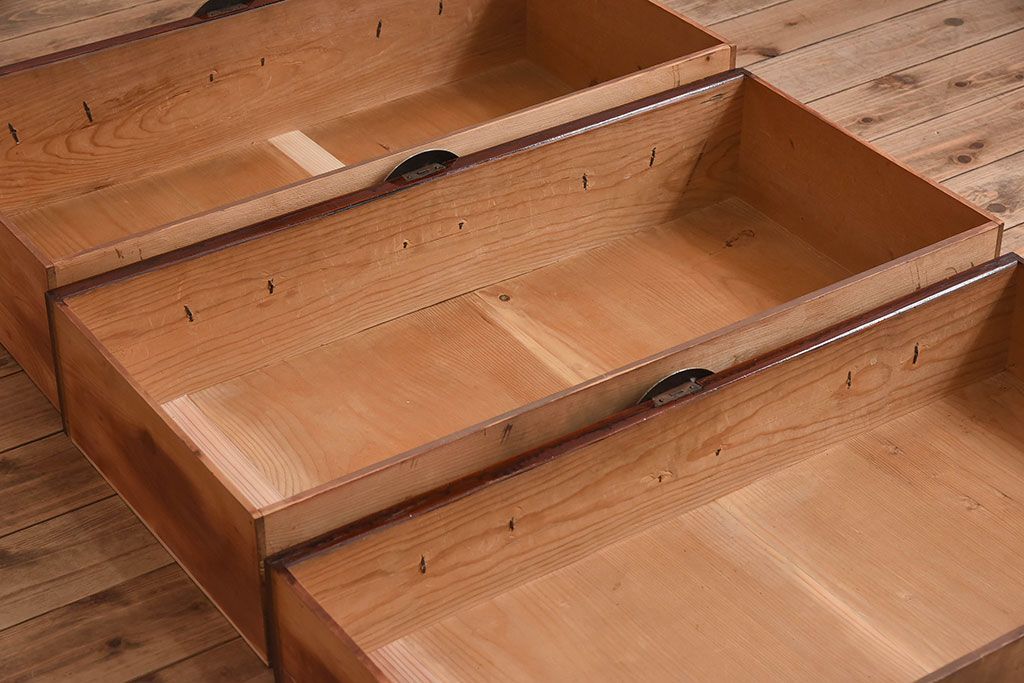 アンティーク家具　和モダン　大正期　一本物　アンティーク松本箪笥(衣装箪笥)(2)