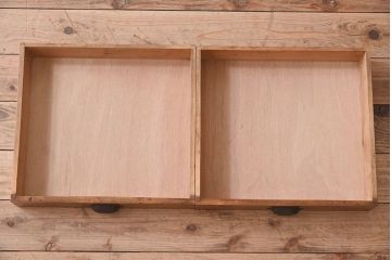 レトロ家具　栗材製　レトロな透かし彫り入りのアンティーク文机