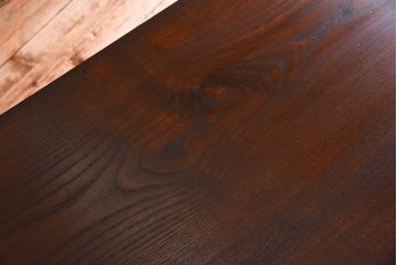 レトロ家具　栗材製　レトロな透かし彫り入りのアンティーク文机