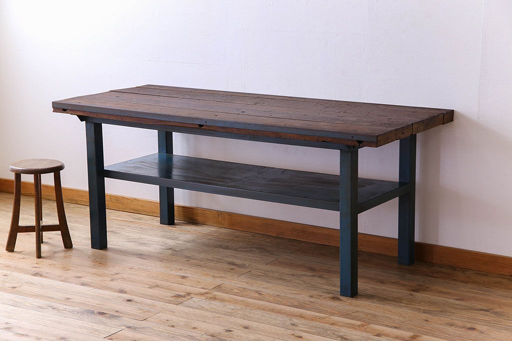 ヴィンテージ家具　アイアンフレームのシャビーなビンテージ作業台(テーブル)(1)