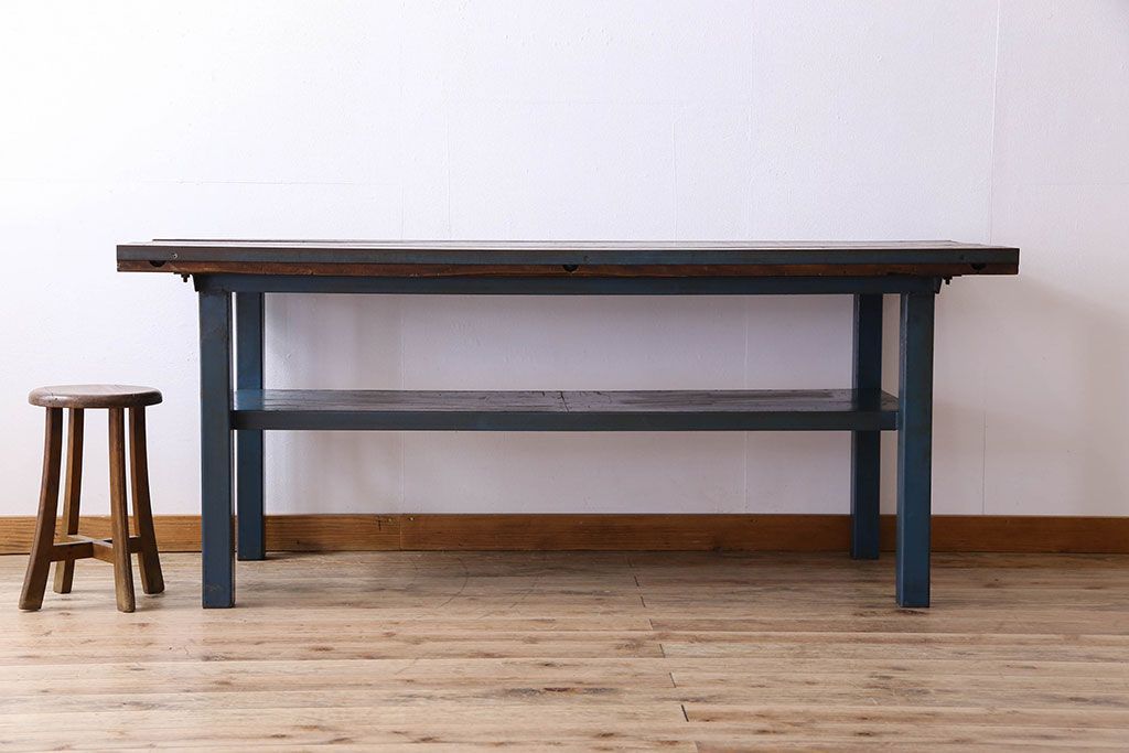 ヴィンテージ家具　アイアンフレームのシャビーなビンテージ作業台(テーブル)(1)